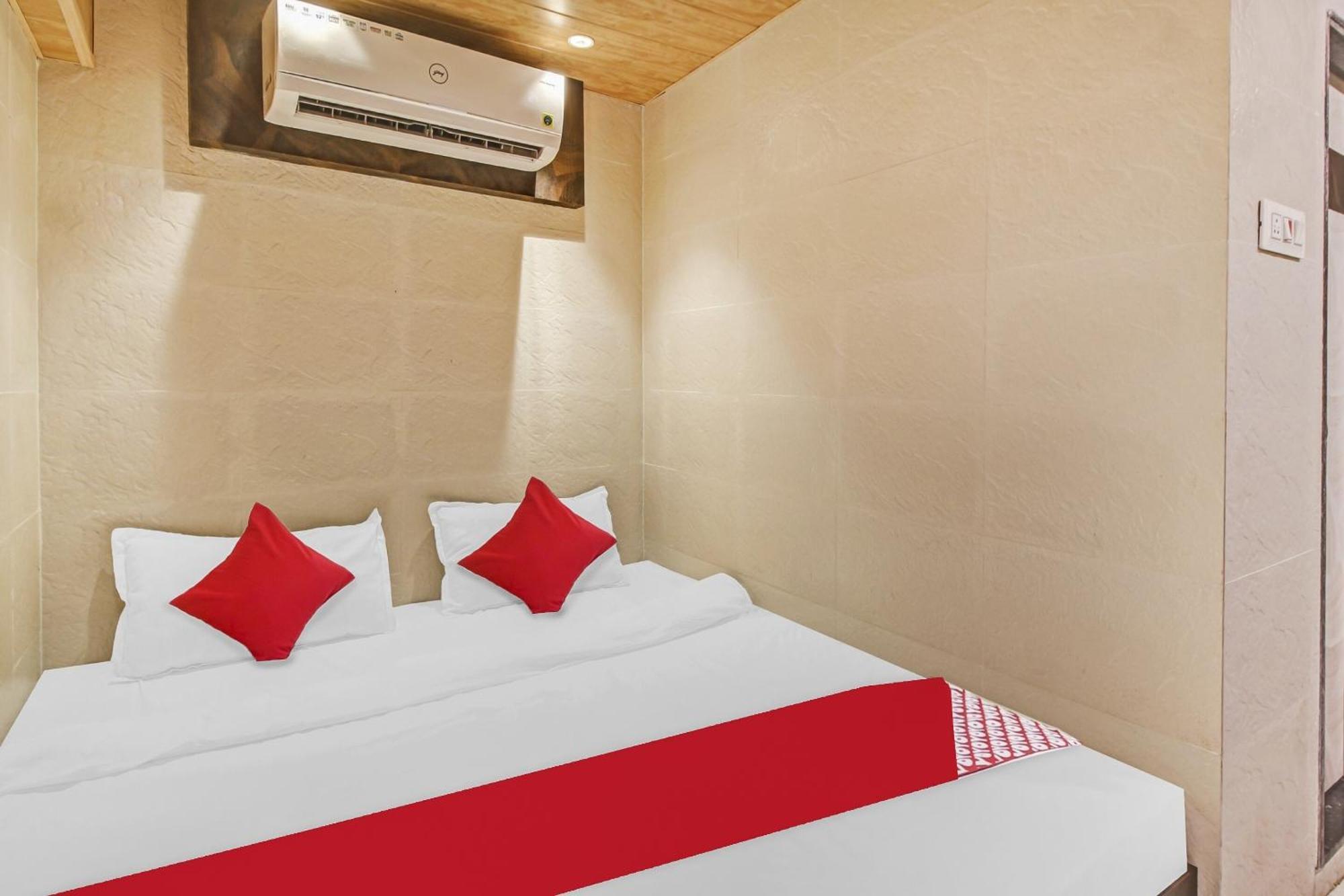Hotel Ambedkar Kalyān エクステリア 写真