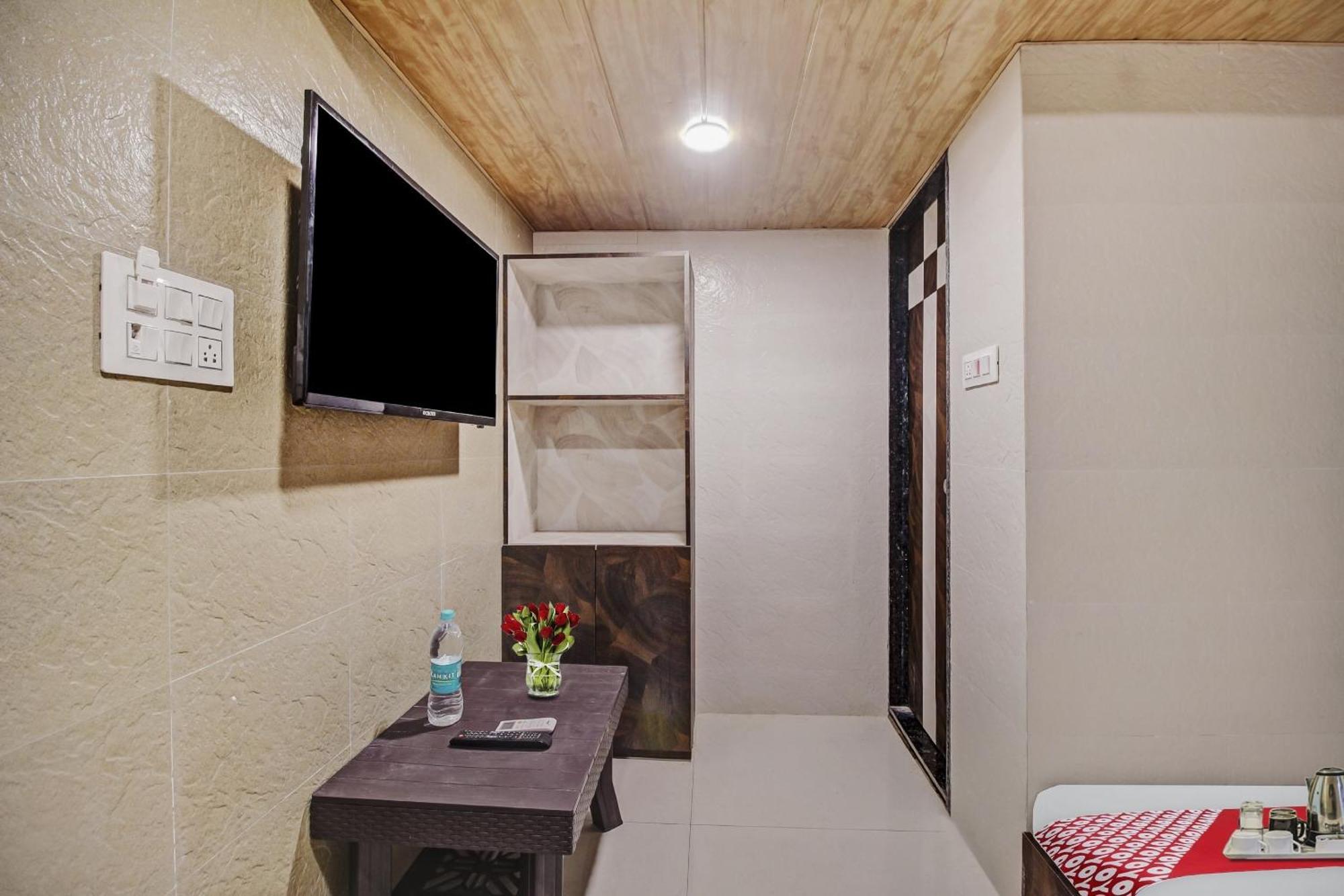 Hotel Ambedkar Kalyān エクステリア 写真