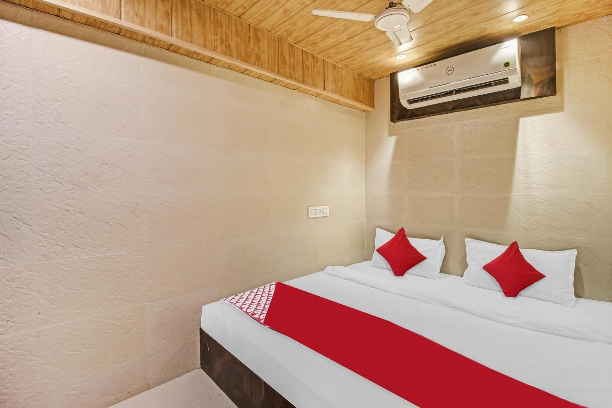 Hotel Ambedkar Kalyān エクステリア 写真