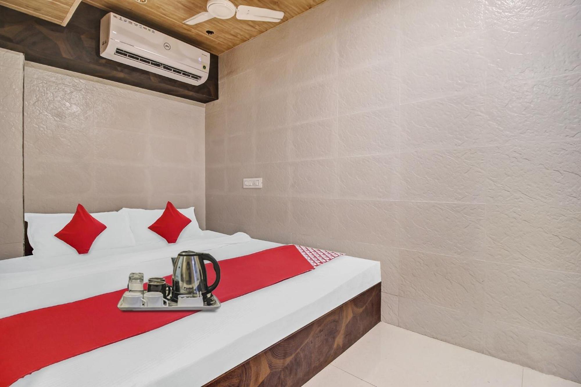 Hotel Ambedkar Kalyān エクステリア 写真